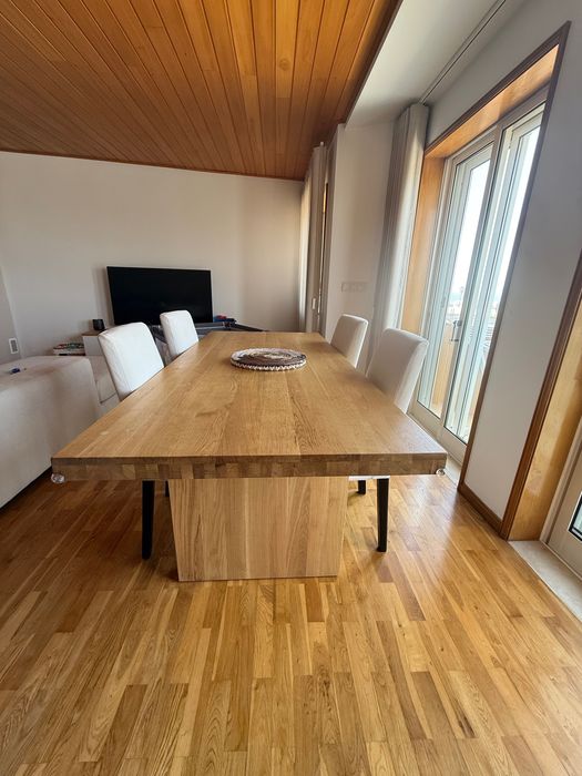 Mesa de jantar rectângular em Pinho
