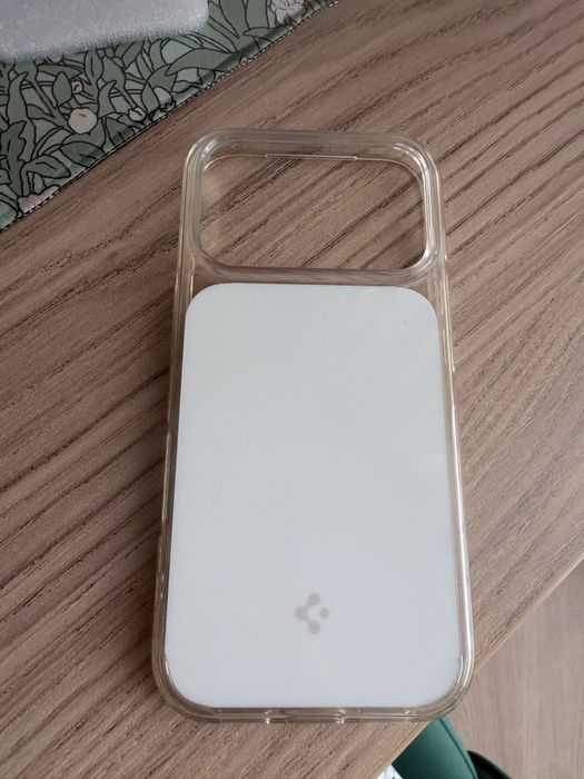 Чохол Spigen для Iphone 17 pro