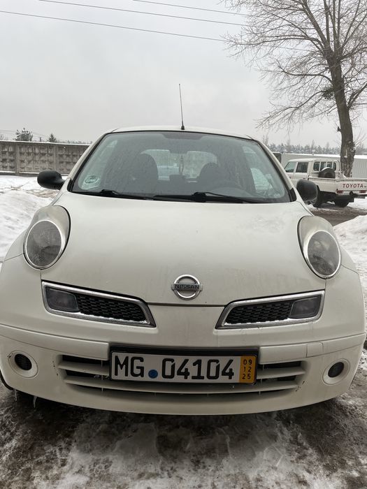 Малолітражка нісан мікра
