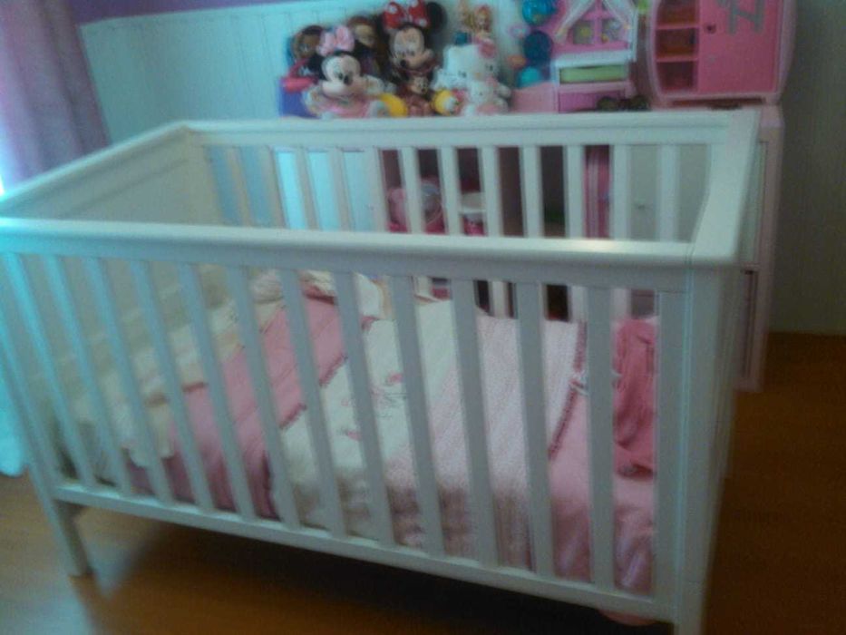 Berço de bebé  e criança