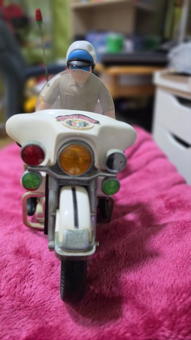 Brinquedo-Motorcycle Police Jumbo Cycle-1984