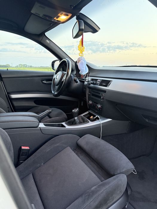 Bmw e90 318d 143km