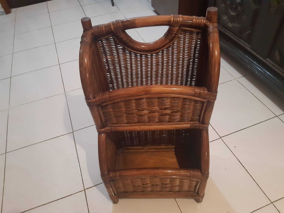 Porta revistas Bamboo, altura 65cm, nunca usada