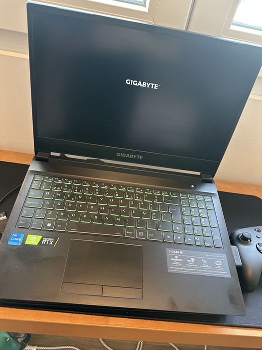 Portatil gaming gigabyte G5 GD
