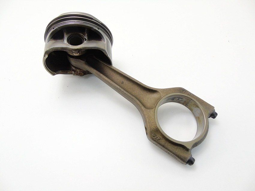 Tłok Korbowód 1.8 2.0 Bmw N43 E60 E61 E90 E91 E92 E93 E81 E82 E88 E87