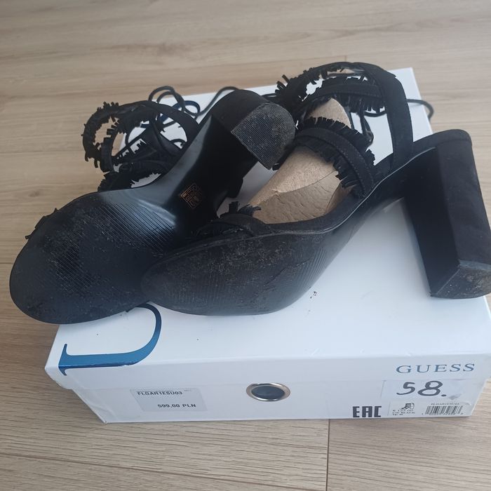 Guess piękne buty roz.40