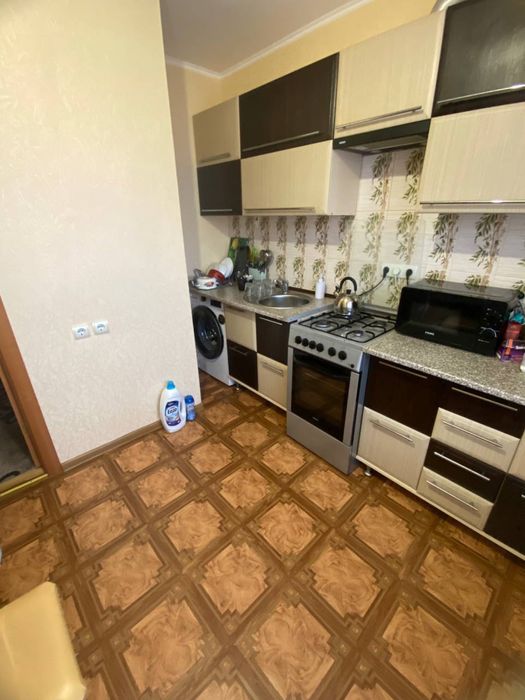 Продам квартиру в центрі Звягеля