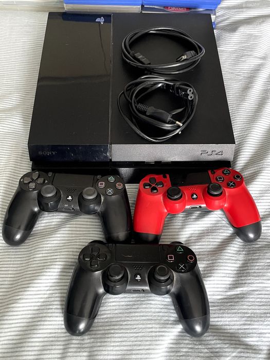 PlayStation 4 + 3 comandos