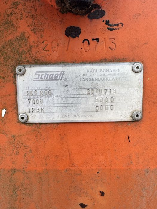 Sprzedam Sprzedam ładowarkę Schaeff SKB 900
