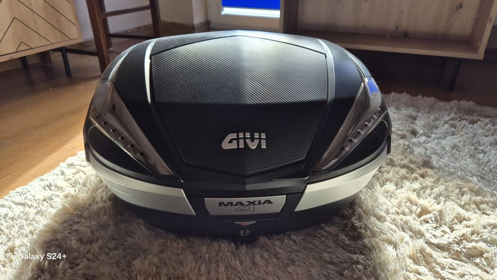 Kufer motocyklowy GIVI MAXIA 4