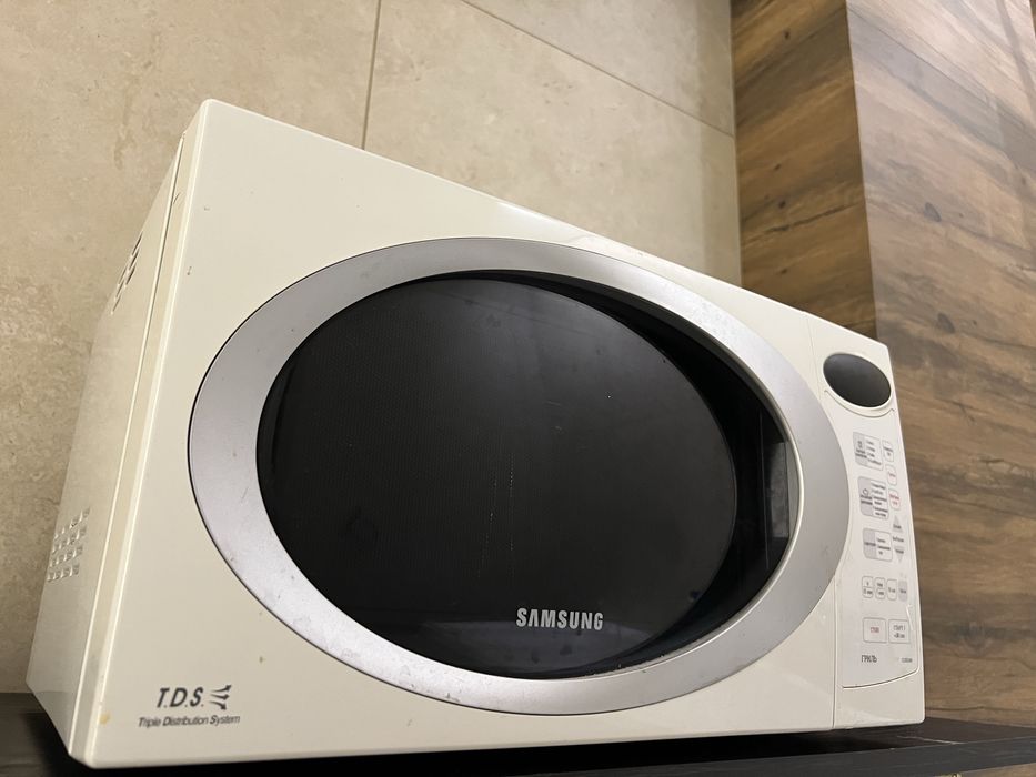 Мікрохвильова піч