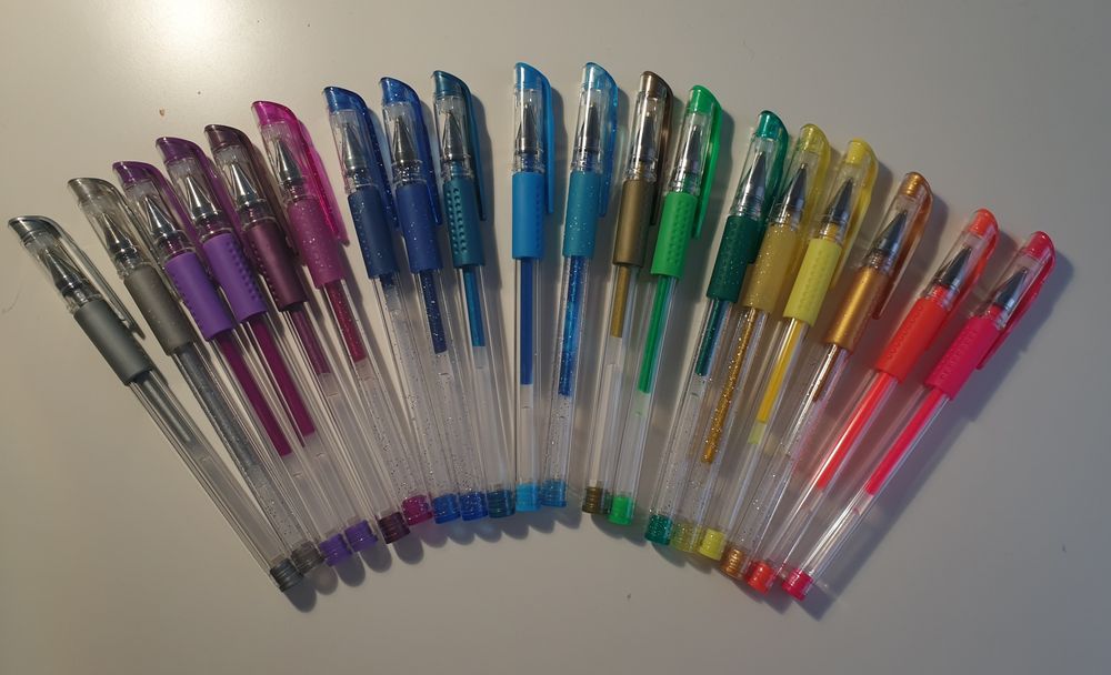 Długopisy żelowe + piornik nici