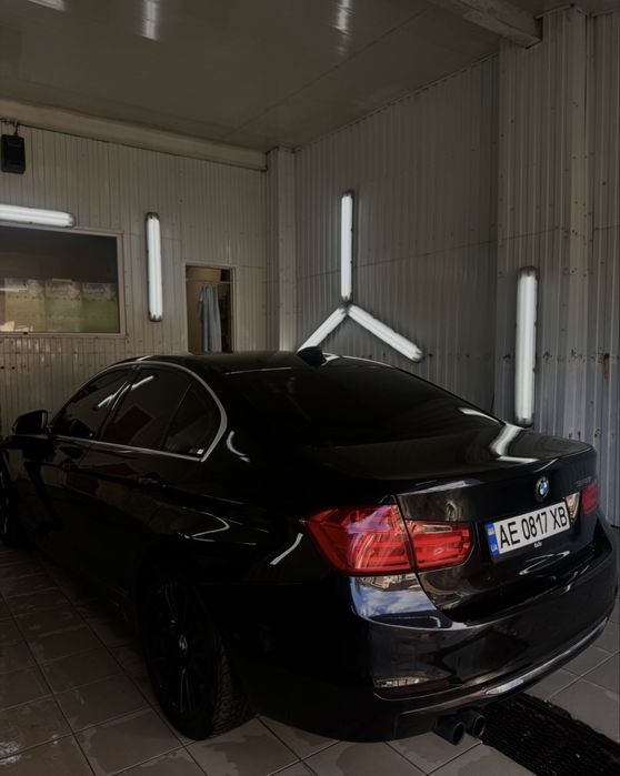 Продам машину BMW 328i