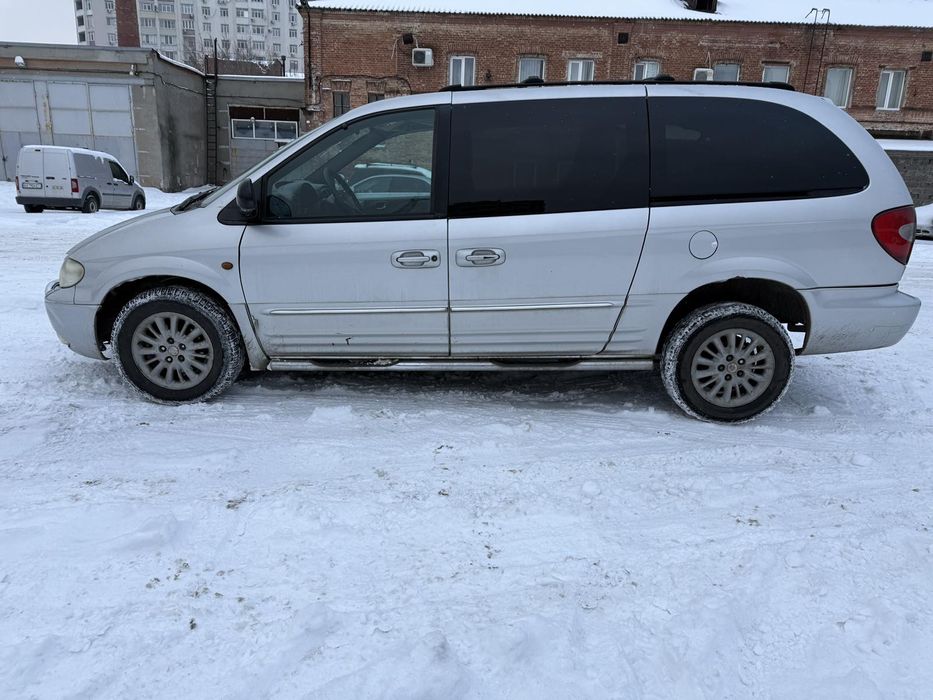 Мінівен Chrysler Grand Voyager 2003рік 2,5дизель