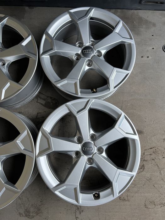Оригінальні диски Audi 5 112 R17 A4 S4 B9 A6 A3 Q3 Q2 Q5 Volkswagen