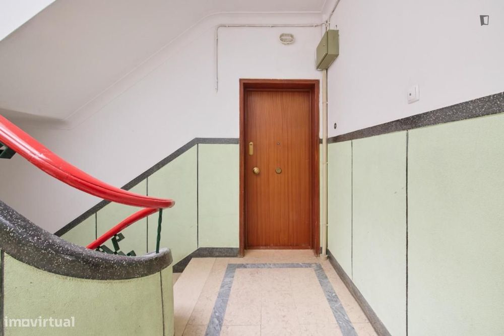 Quarto - localizado em Alvalade Lisbon