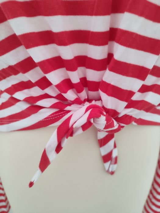 Camisola curta com mangas compridas NOVO