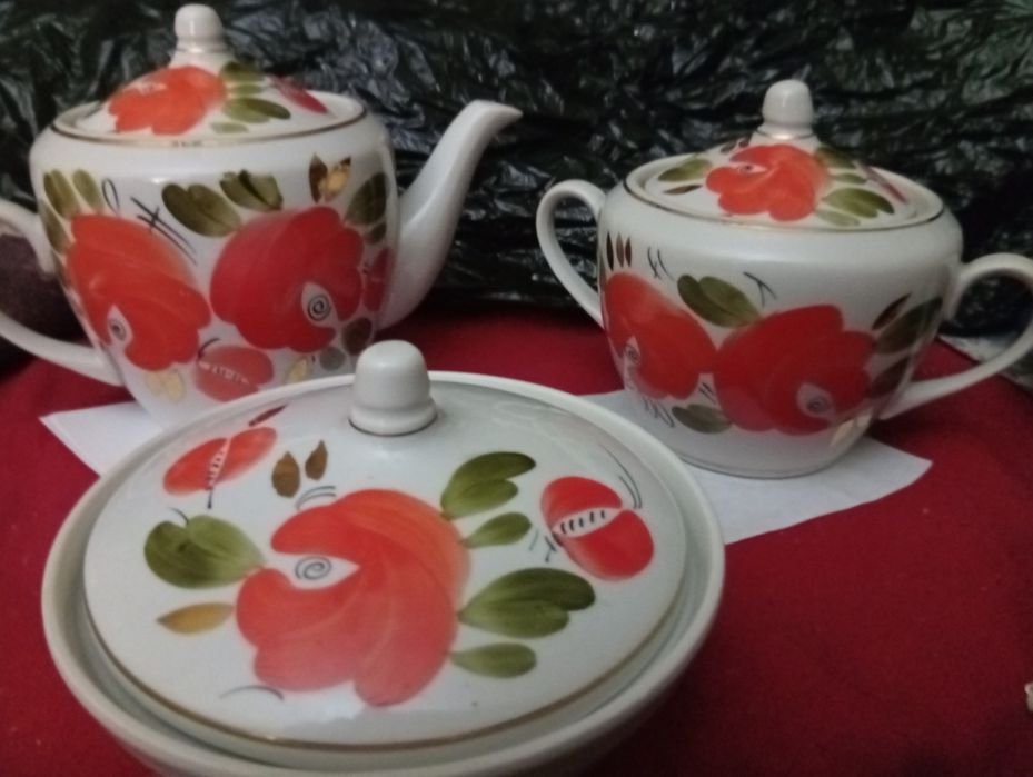 Чайник.Барановка.Полонное.сахарница и сливочник,фарфор тематический.СФ