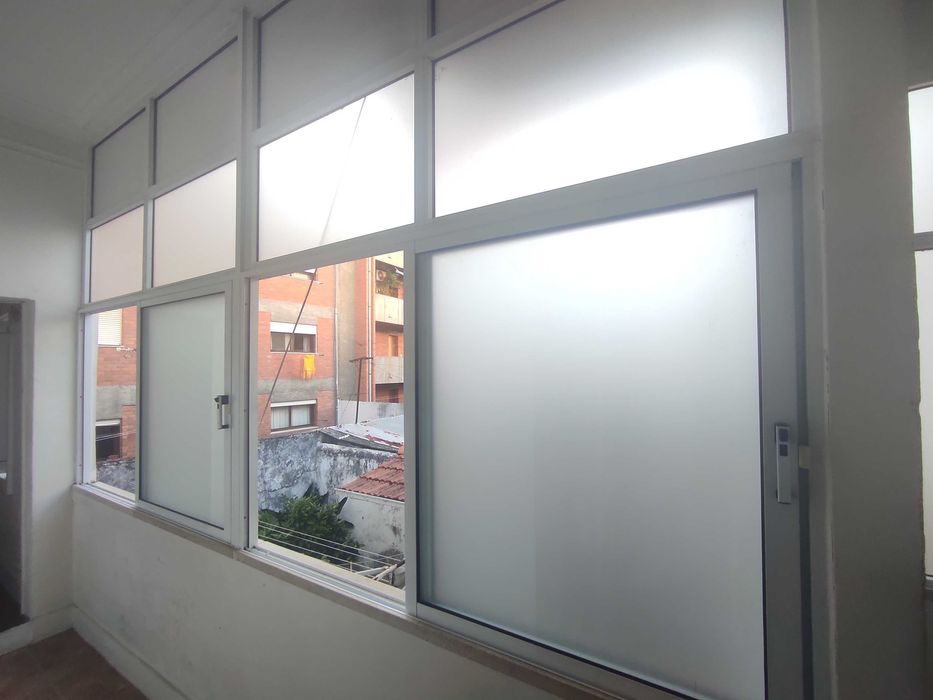 Caixilho/Janela de alumínio – 3,90 m × 2,25 m