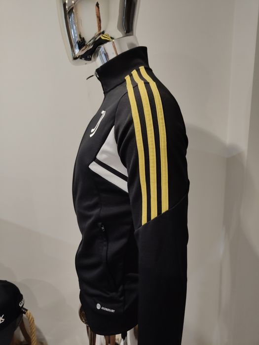 Bluza marki Adidas klubu Juventus