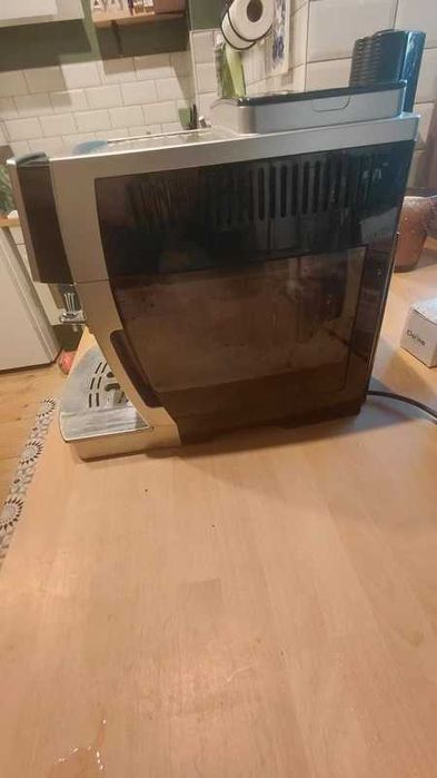Sprzedam ekspres Delonghi Magnifica Ecam 23.420
