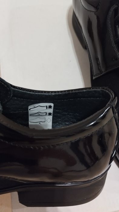 Nowe lakierki mokasyny pantofle skóra naturalna Timo r.32