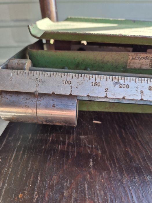 Sprzedam starą wagę.