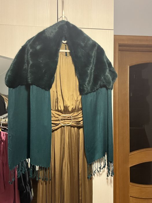 Шарф накидка на плечі