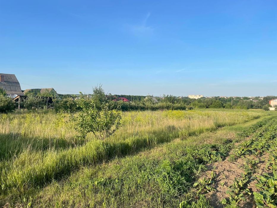 Приватизована земельна ділянка під застройку