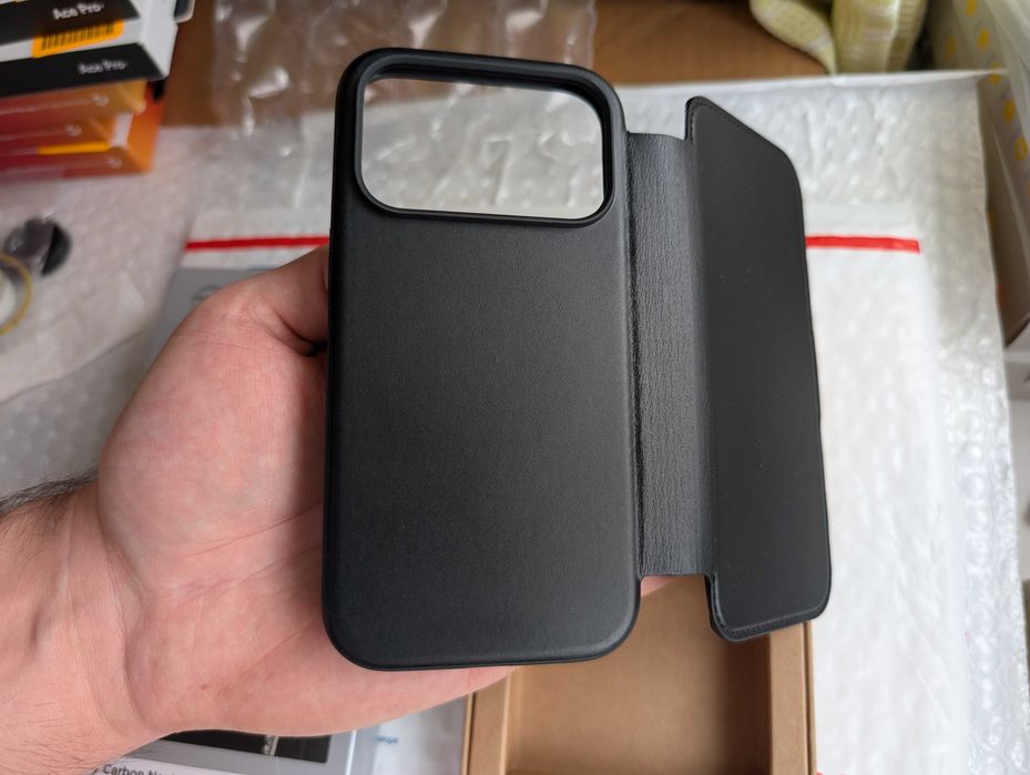 Шкіряний Чохол Nomad Modern Leather Folio Black for iPhone 17 Pro