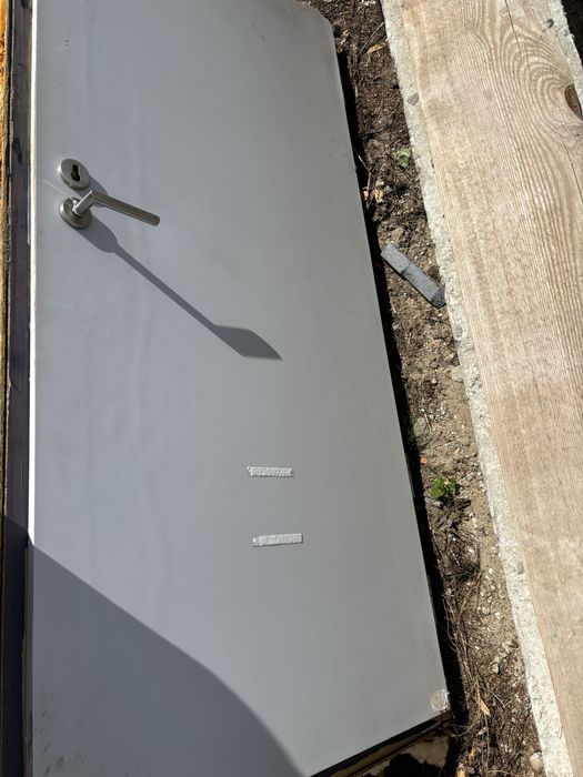 Sprzedam drzwi budowlane 90 cm