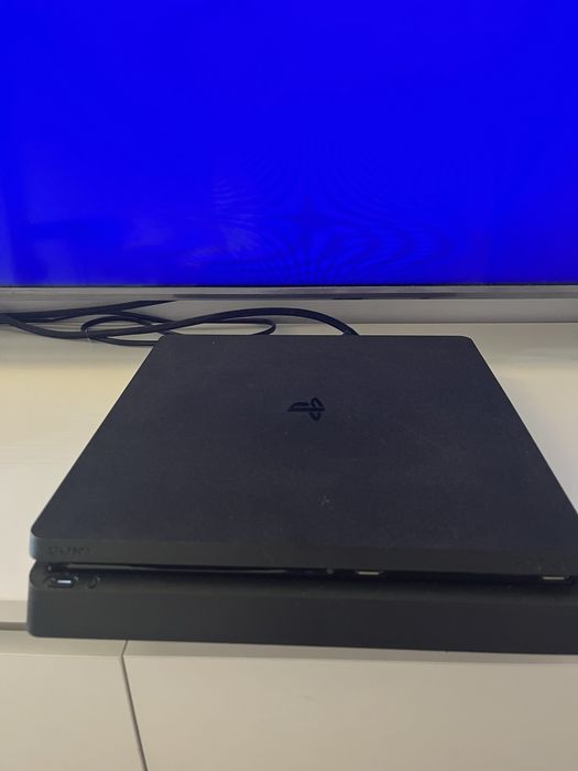 PlayStation 4 slim 500gb
