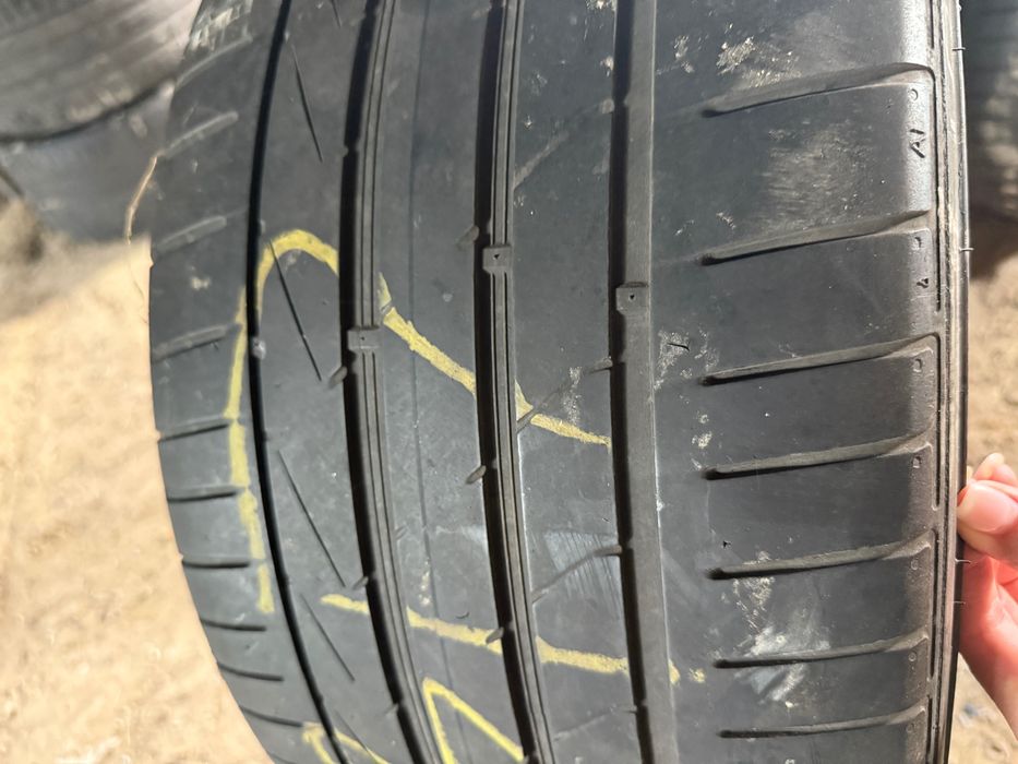 Резина 245/35/19