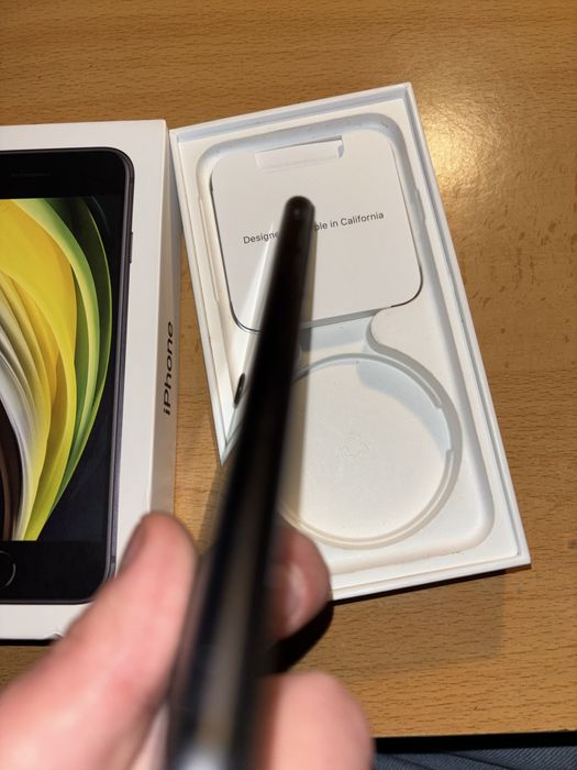 iPhone SE 2020 | 100% Bateria | iOS 26