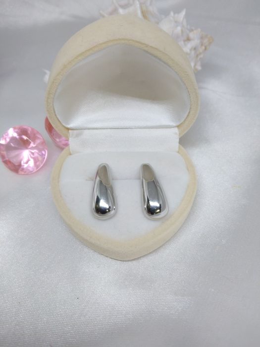 Piękne srebrne kolczyki łezki na sztyft, srebro 925