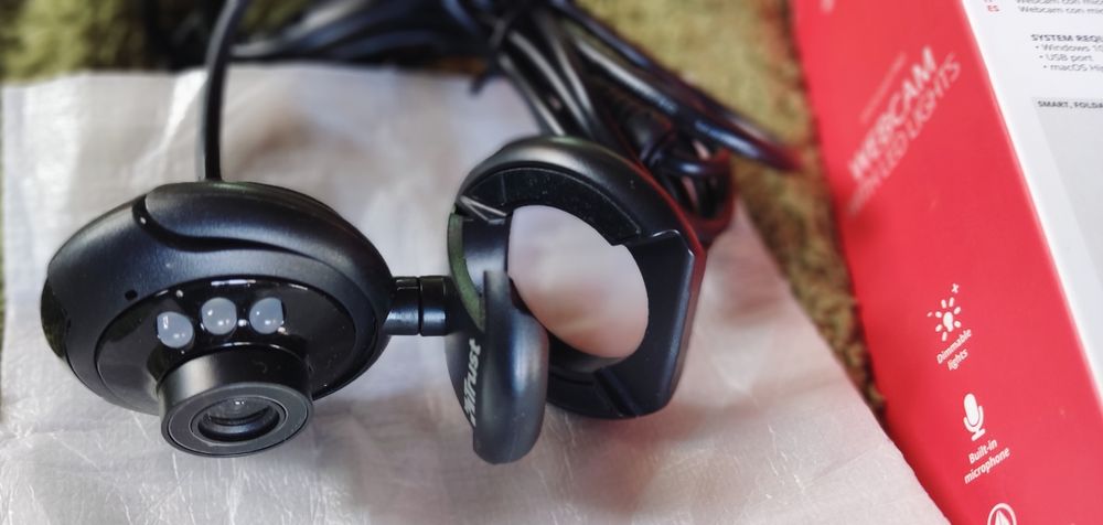 Webcam Trust com Leds Como Nova64584971494531122