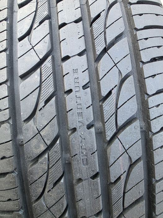 Шина одиночка запаска Нова Kumho  Citi Venture 235/60r18