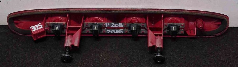 Luz Stop Adicional / 3º Stop - PEUGEOT 208 I