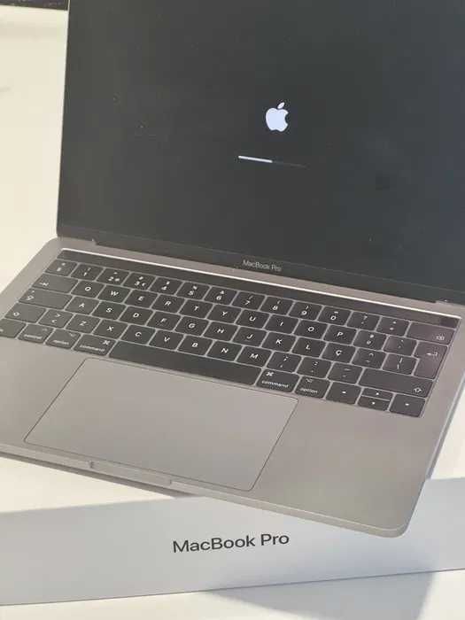 Macbook Pro 13" Custou 1700€ Como NOVO Fatura