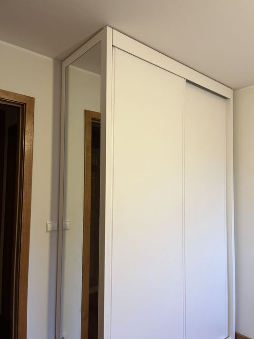 Armário de quarto branco