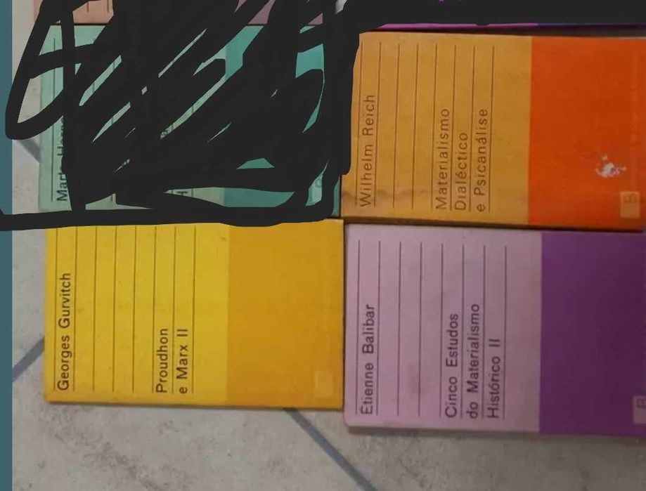 Diversos livros para desocupar