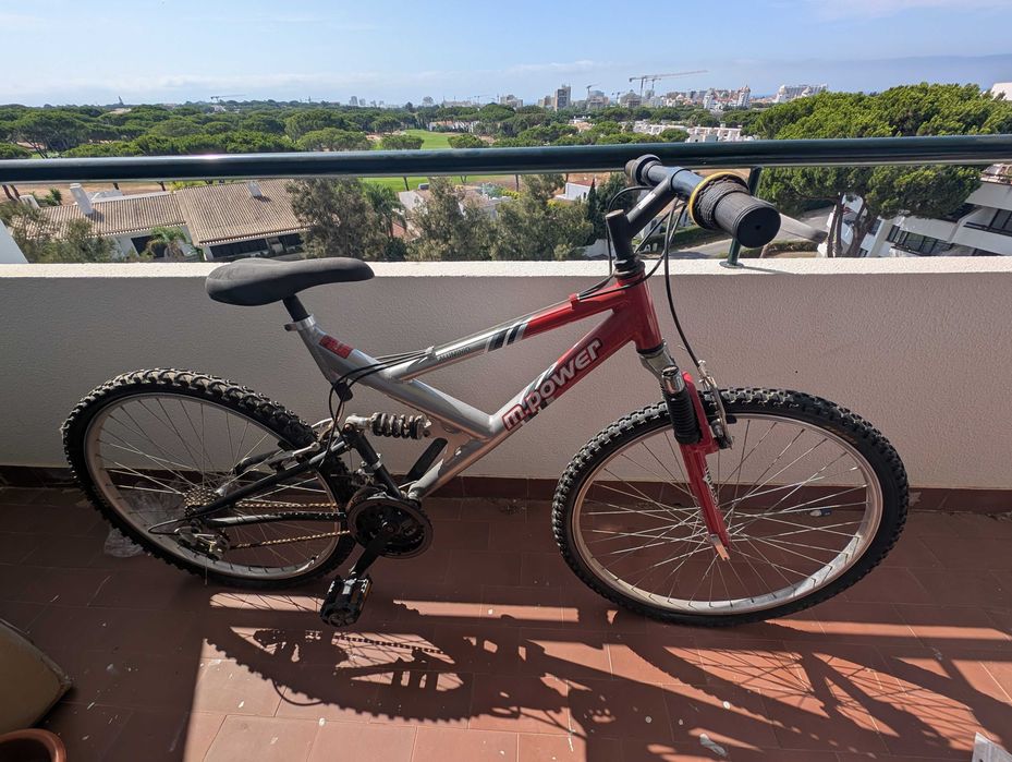 Bicicleta com amortecedor roda 26