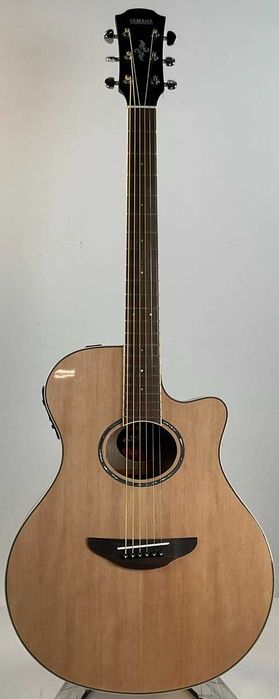 Електроакустична гітара Yamaha APX600 Thinline Cutaway