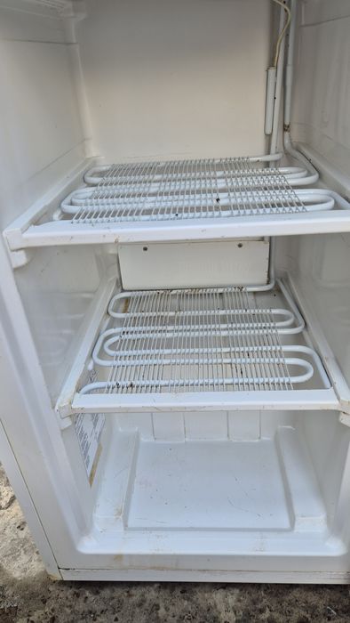 Продам маленькую морозилку Candy б/у.