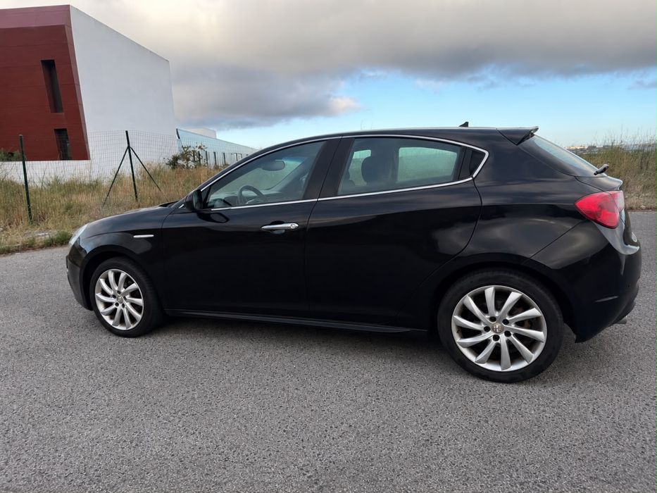 Alfa Romeo Giulietta 1.6 JTDm Distinctive | 105 CV | 6 velocidades | Dez. 2013 | 194.000 Km
