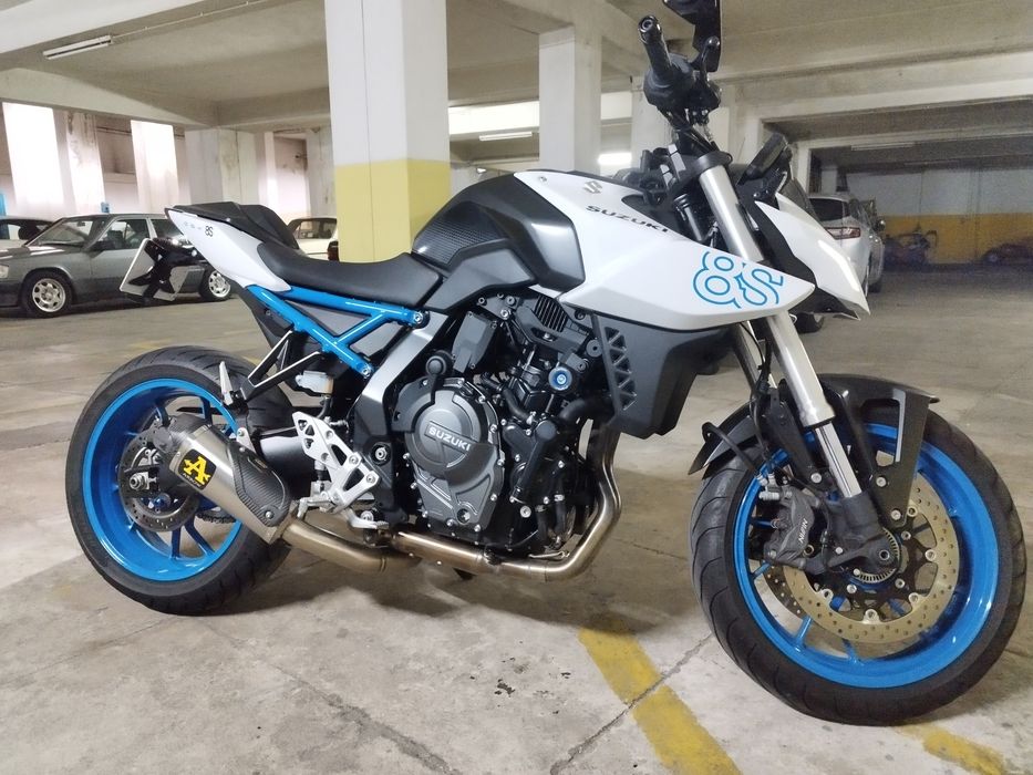 Suzuki GSX-8S 2023 | Como Nova | Nacional | Baixa Quilometragem  (aceito retomas de carro ou mota)