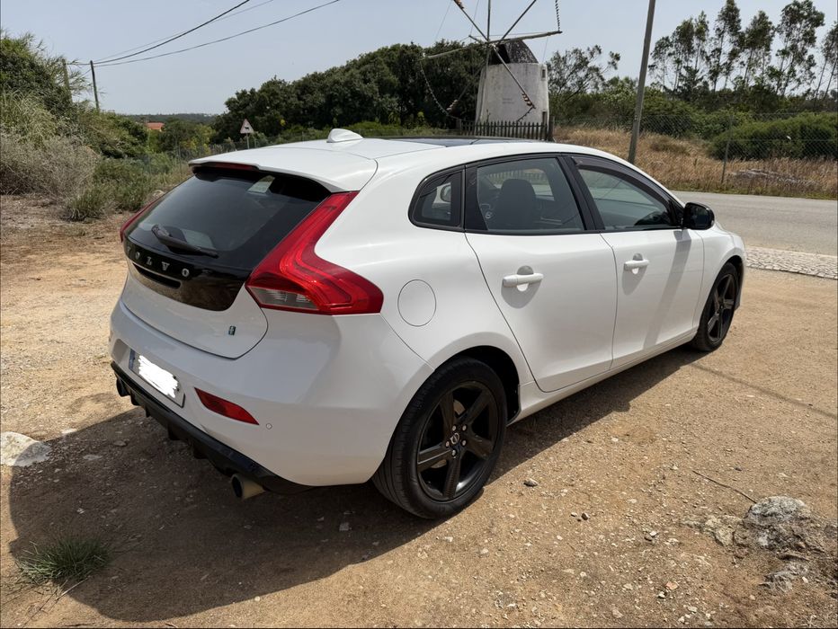 Volvo V40 D4 R-Design 2014