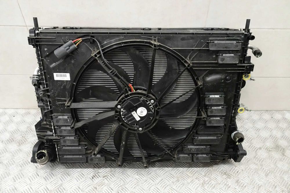 Панель комплектна VOLVO XC60 радіатор інтеркулер усілітєль дифузор