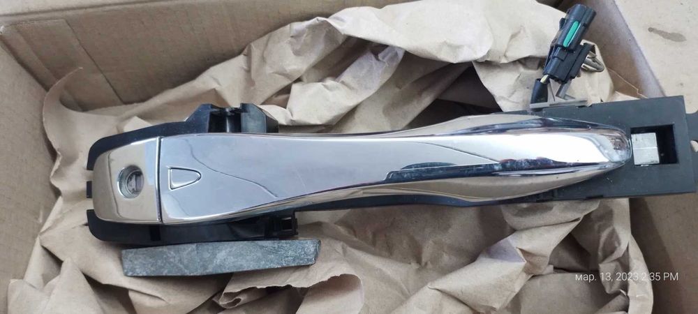 Продам ручку водительской двери ниссан патфайндер р 52