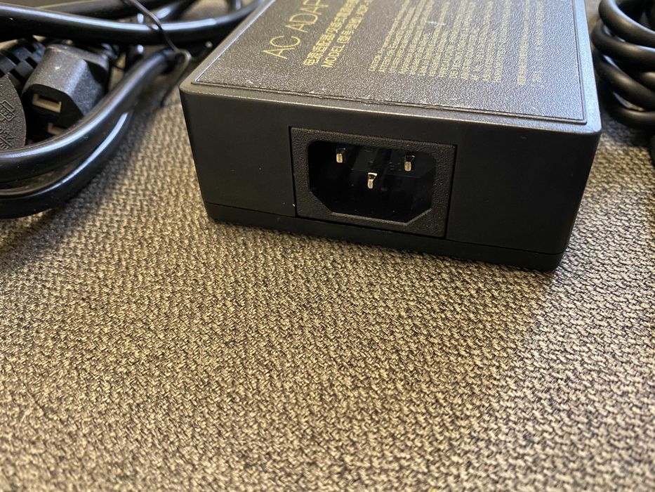 Блок живлення для ноутбука Asus 20V 9A 180W 6.0*3.7 pin